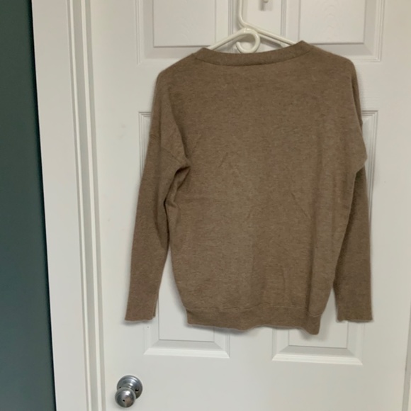 100% Cashmere Eileen Fisher V-Neck Sweater - Picture 2 of 9